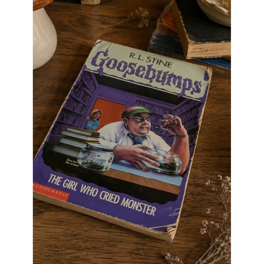 Vtg R.L. Stine Goosebumps The Girl Who Cried Monster 1993 Scholastic Paperback